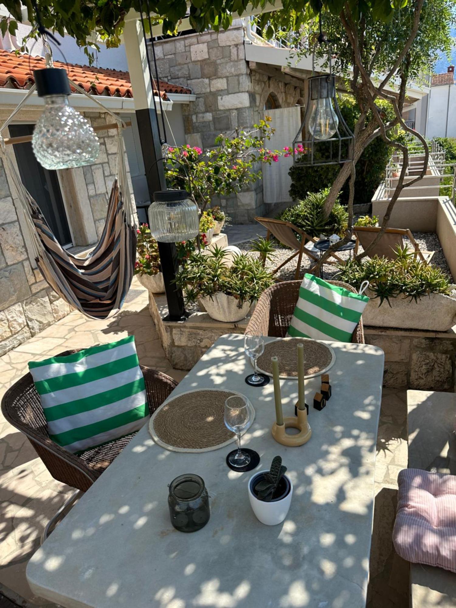 Romantic Stone- * Omiš
